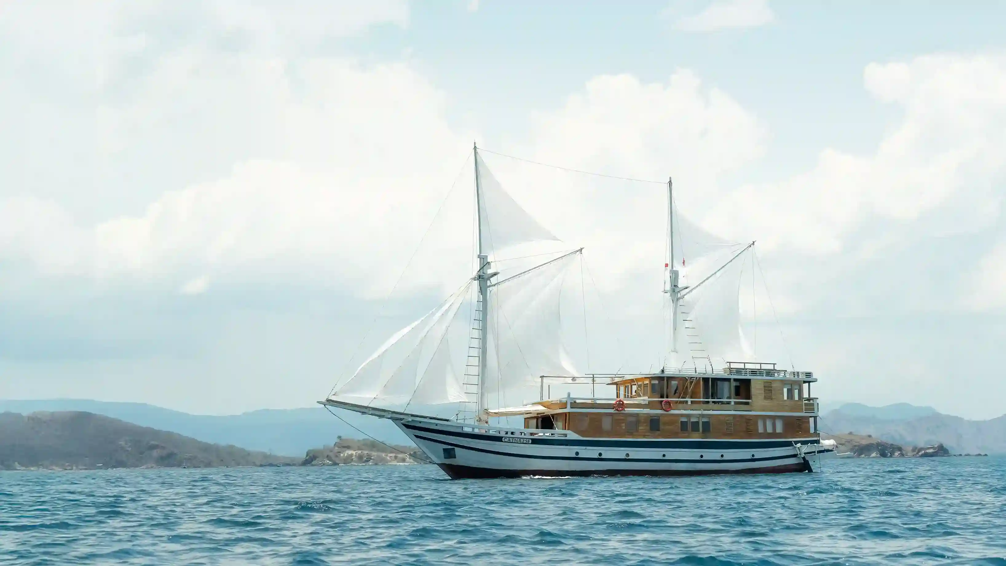 Boats, Cabins & Comfort: Choosing a Komodo Liveaboard