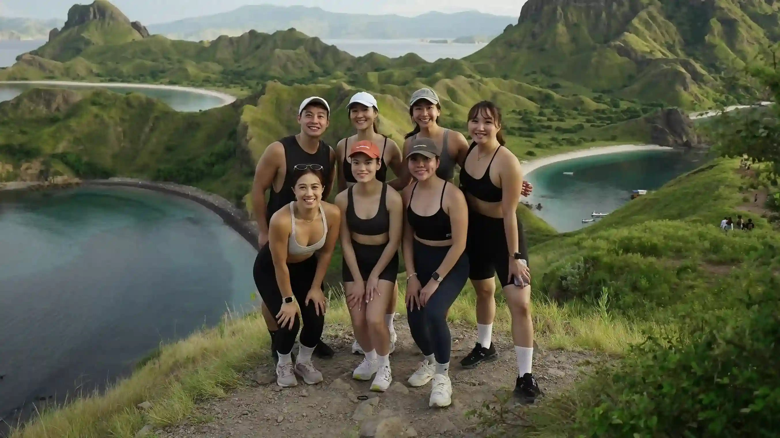 Private Charter vs Shared Tour: What’s Best For Rinca Island